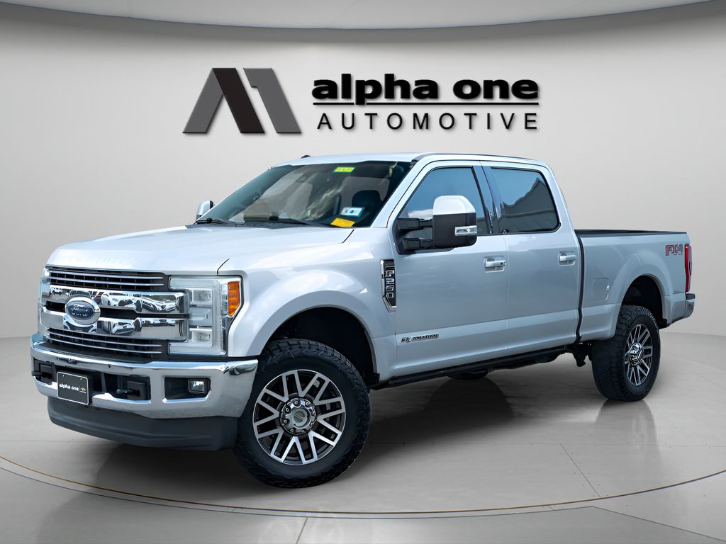 2017 Ford F-250 Super Duty Plata (Ingot Silver) Camioneta Todo terreno 6 velocidades Automática