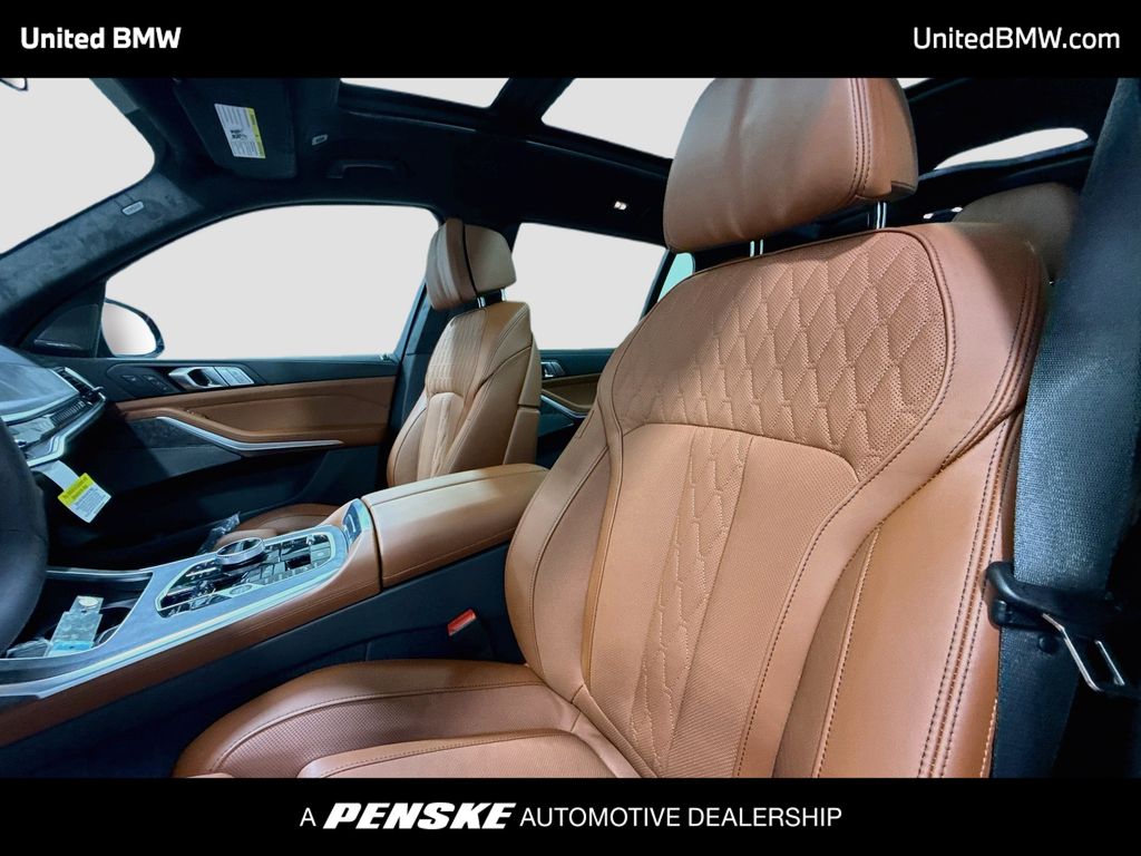 Thumbnail: 2027 BMW X7 - 12