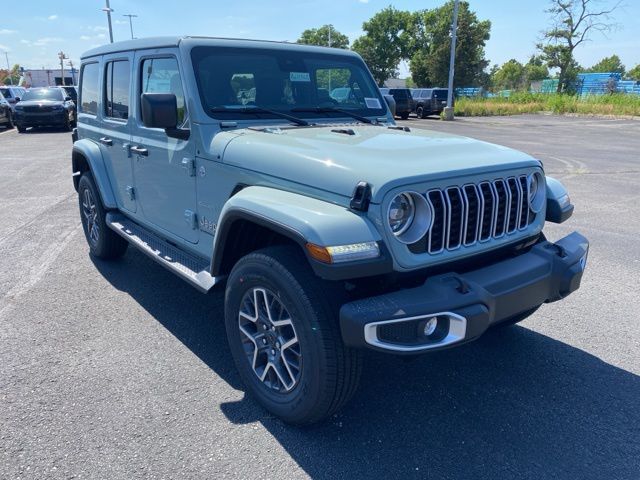 2024 Jeep Wrangler Sahara 3