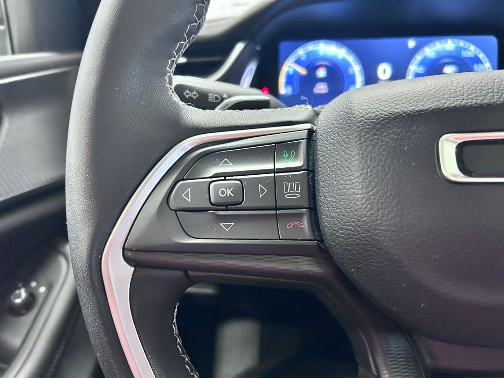 used 2024 Jeep Grand Cherokee car, priced at $36,887