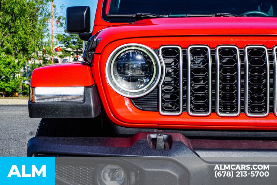 Used 2025 Red Jeep Sahara image 12