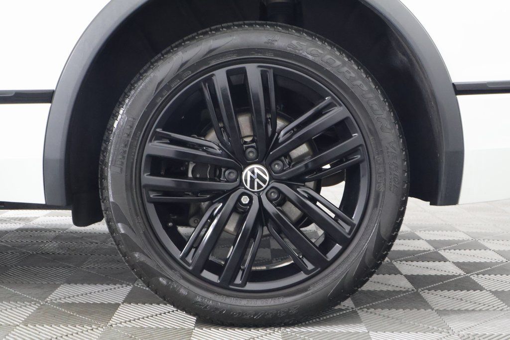 Thumbnail: 2022 Volkswagen Tiguan - 17