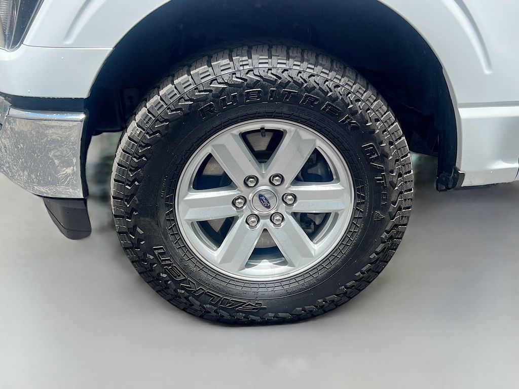 Used 2023 White Ford XL image 29