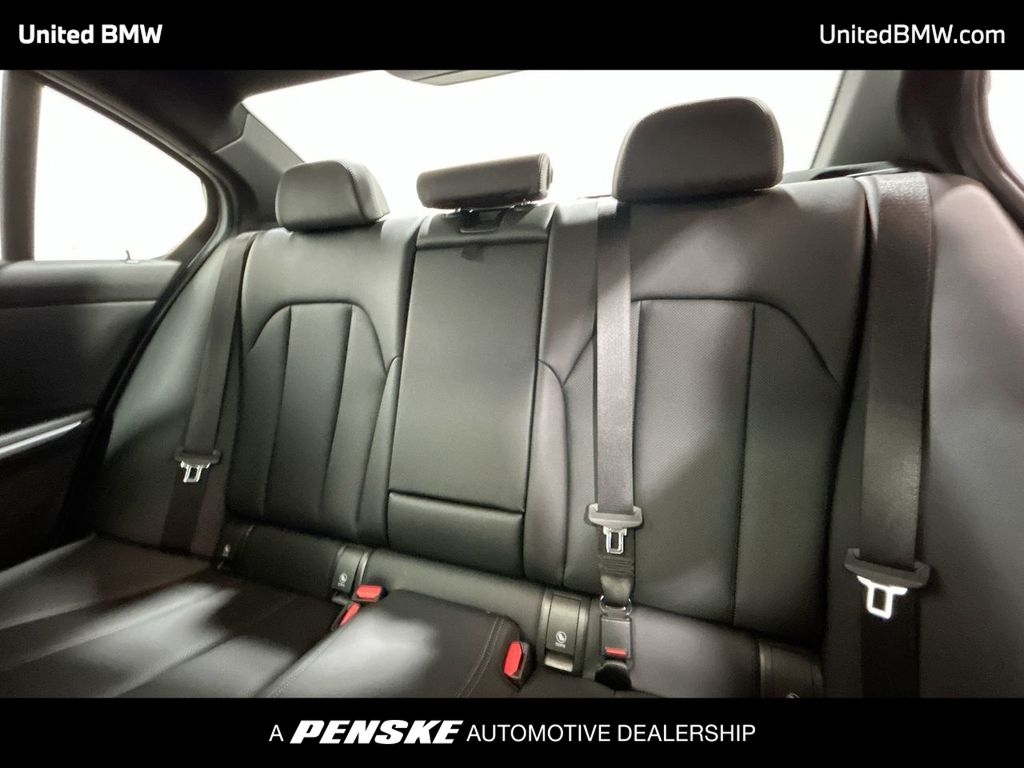 Thumbnail: 2025 BMW 3 Series - 21