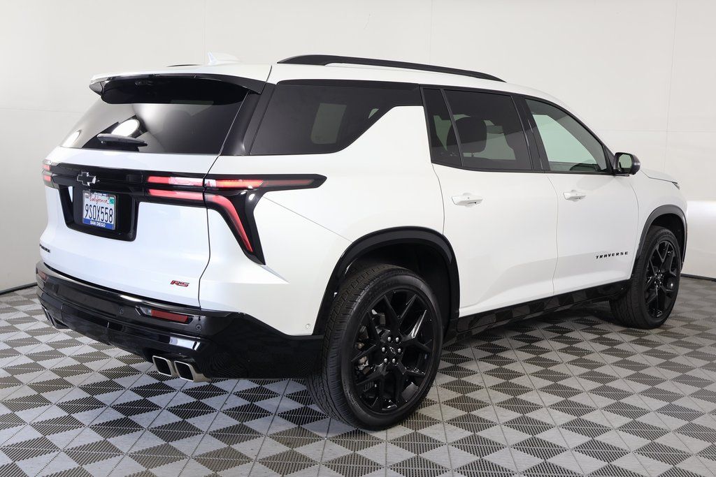 Thumbnail: 2025 Chevrolet Traverse - 4