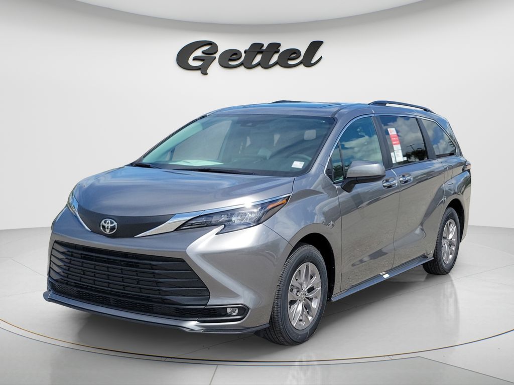 2026 Toyota Sienna XLE 7-Passenger Hybrid FWD's photo