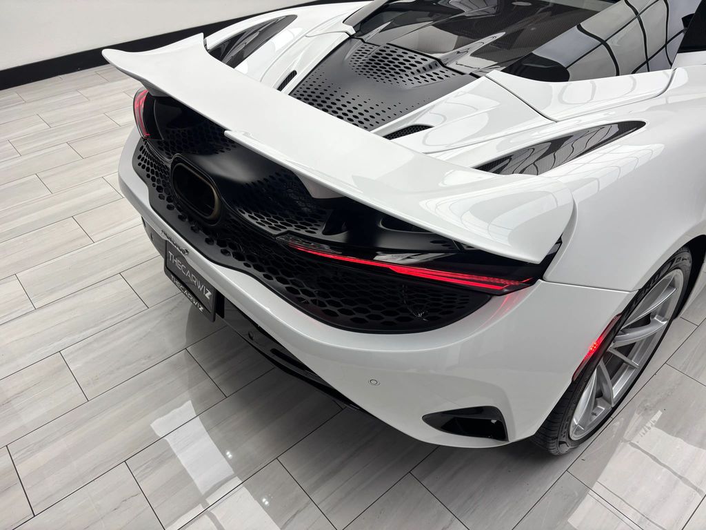 2024 McLaren 750S