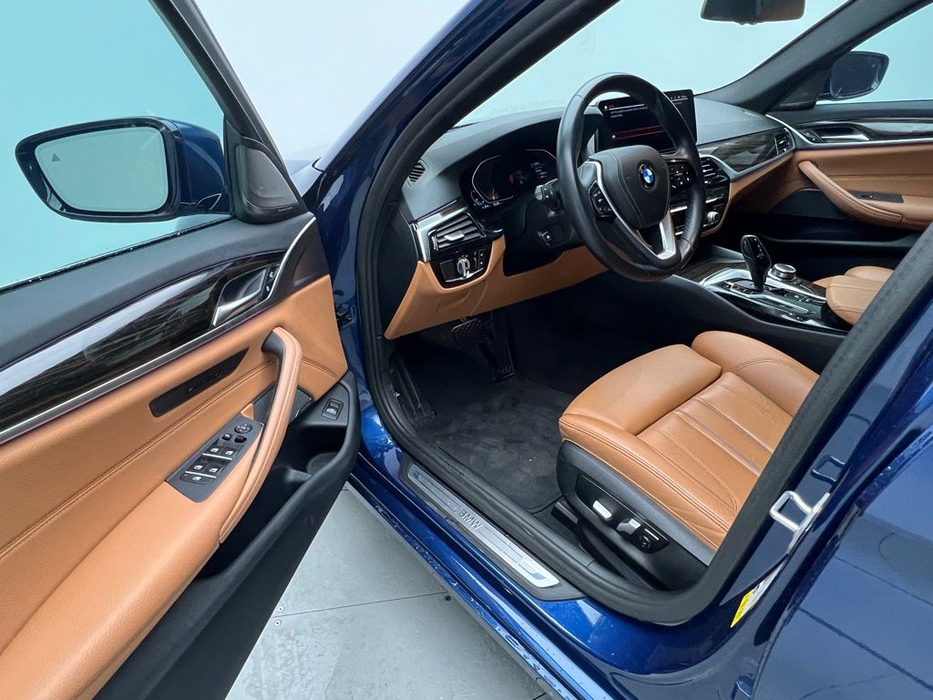 2022 BMW 5 Series 540i 23