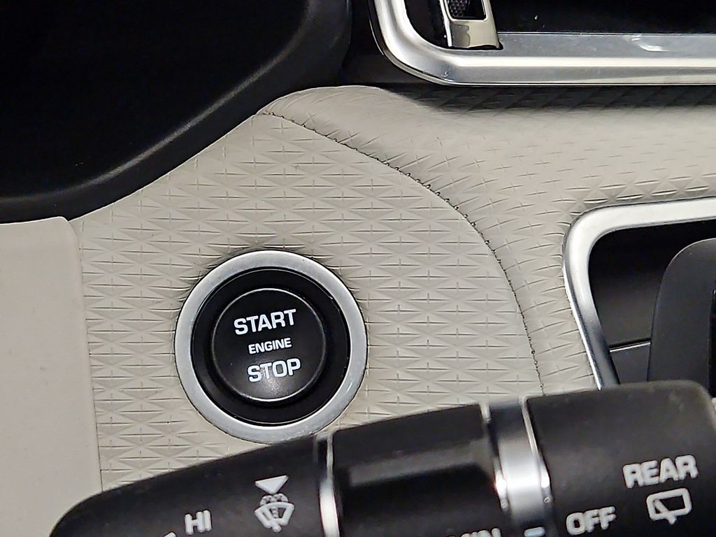Thumbnail: 2019 Land Rover Range Rover Velar - 20
