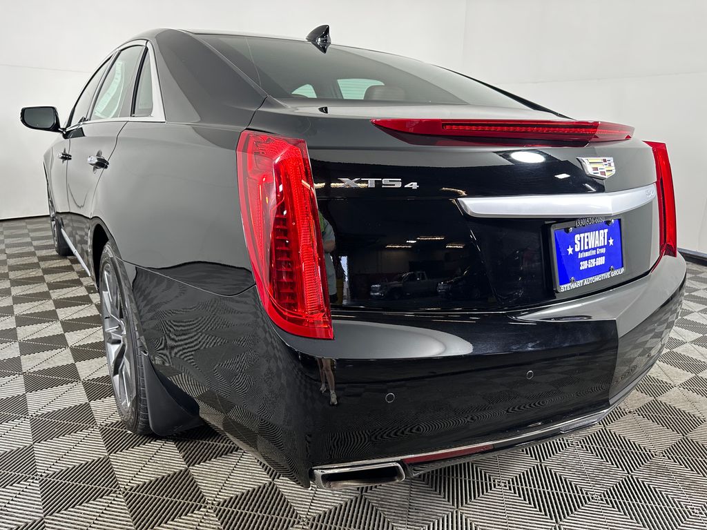 Photo 3 of 2016 Cadillac XTS Luxury