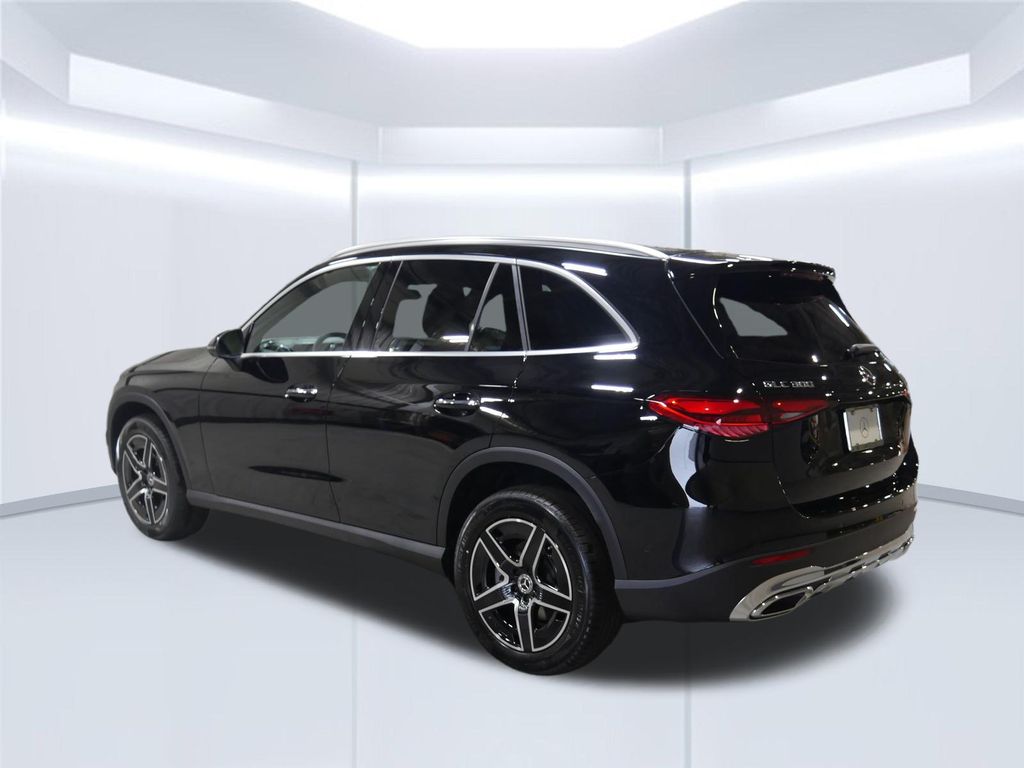 Thumbnail: 2026 Mercedes-Benz GLC - 3