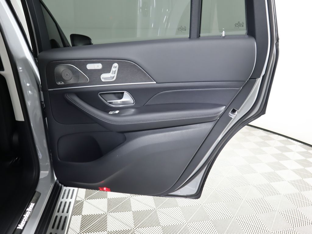 Thumbnail: 2026 Mercedes-Benz GLS - 29