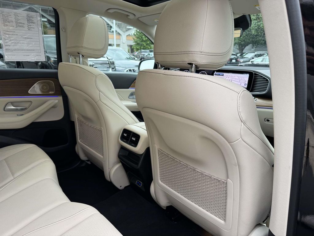 Thumbnail: 2024 Mercedes-Benz GLE - 24