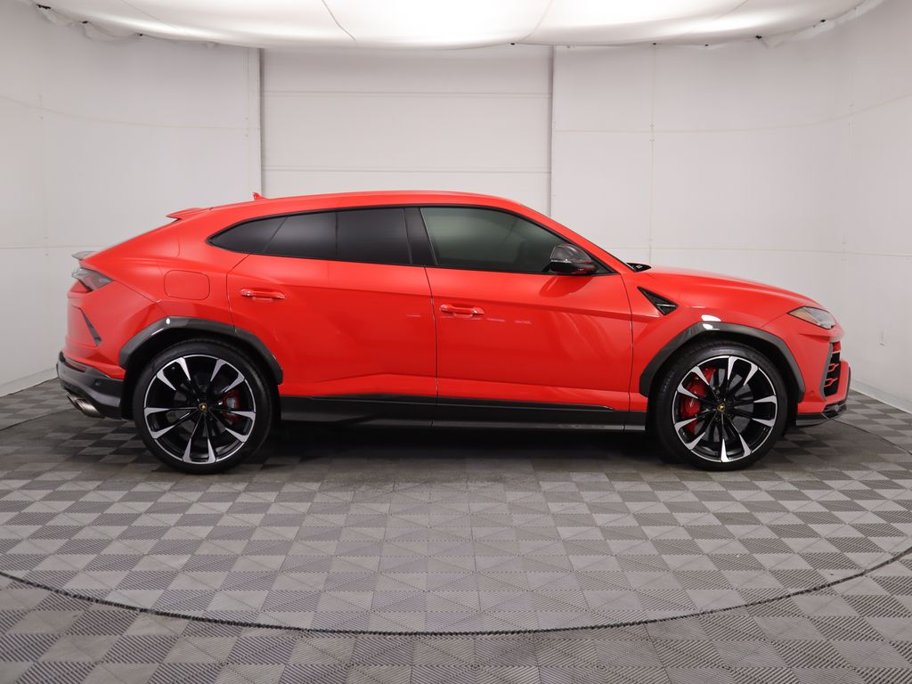 Thumbnail: 2021 Lamborghini Urus - 4