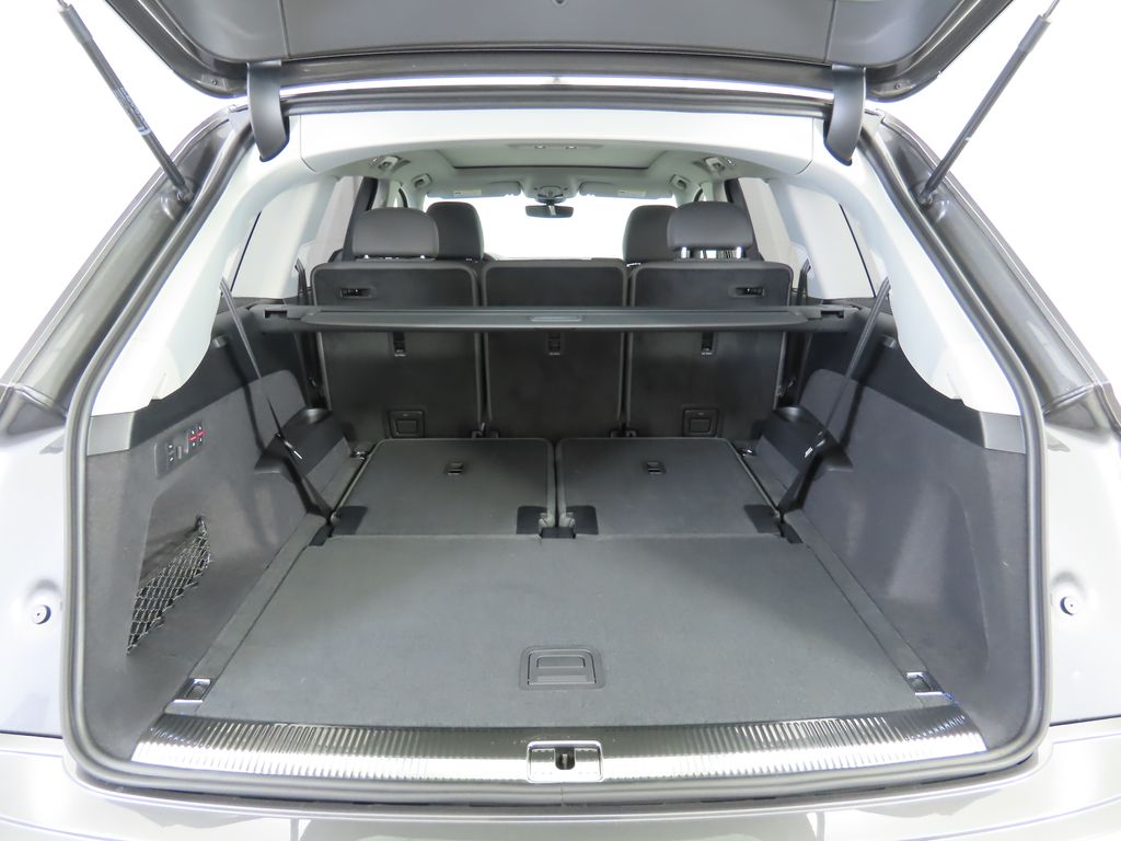 2025 Audi Q7  30