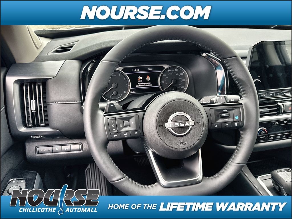 2025 Nissan Pathfinder SL photo