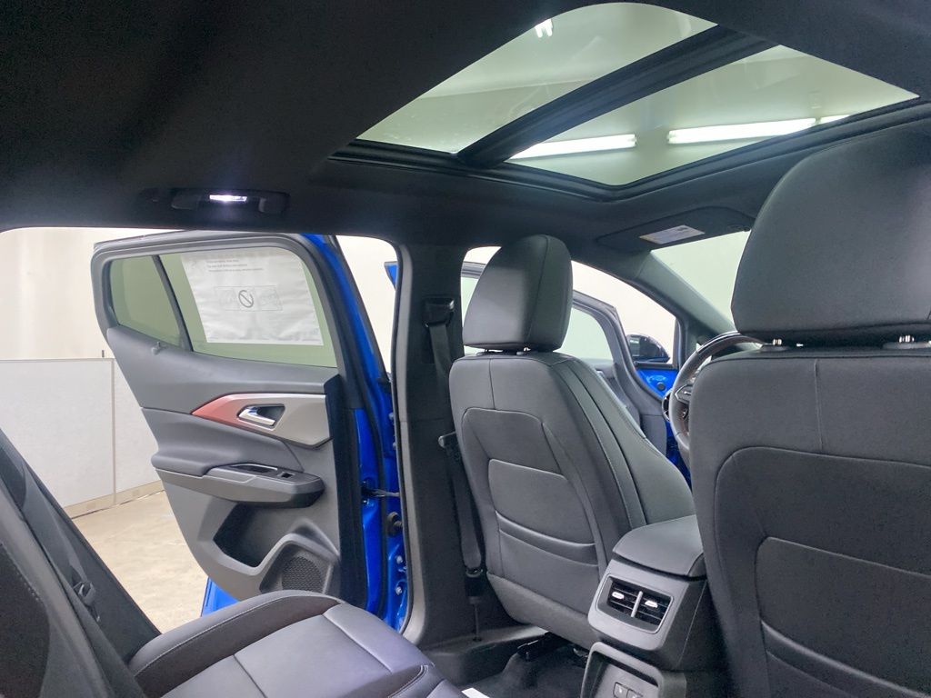 2025 Chevrolet Equinox EV RS photo