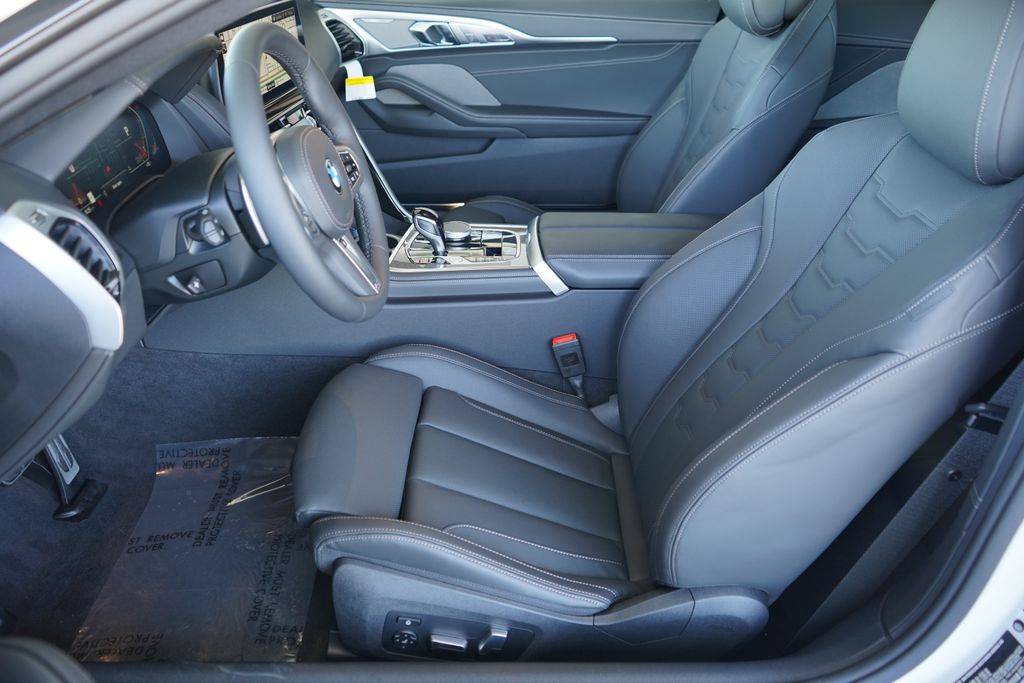 Thumbnail: 2026 BMW 8 Series - 11