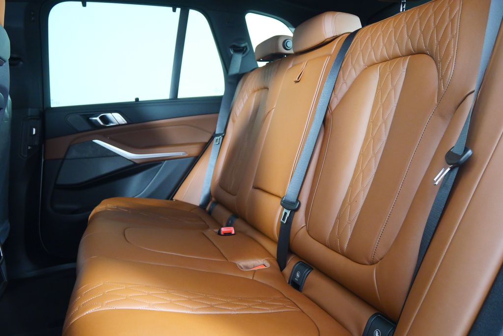 Thumbnail: 2026 BMW X5 - 15