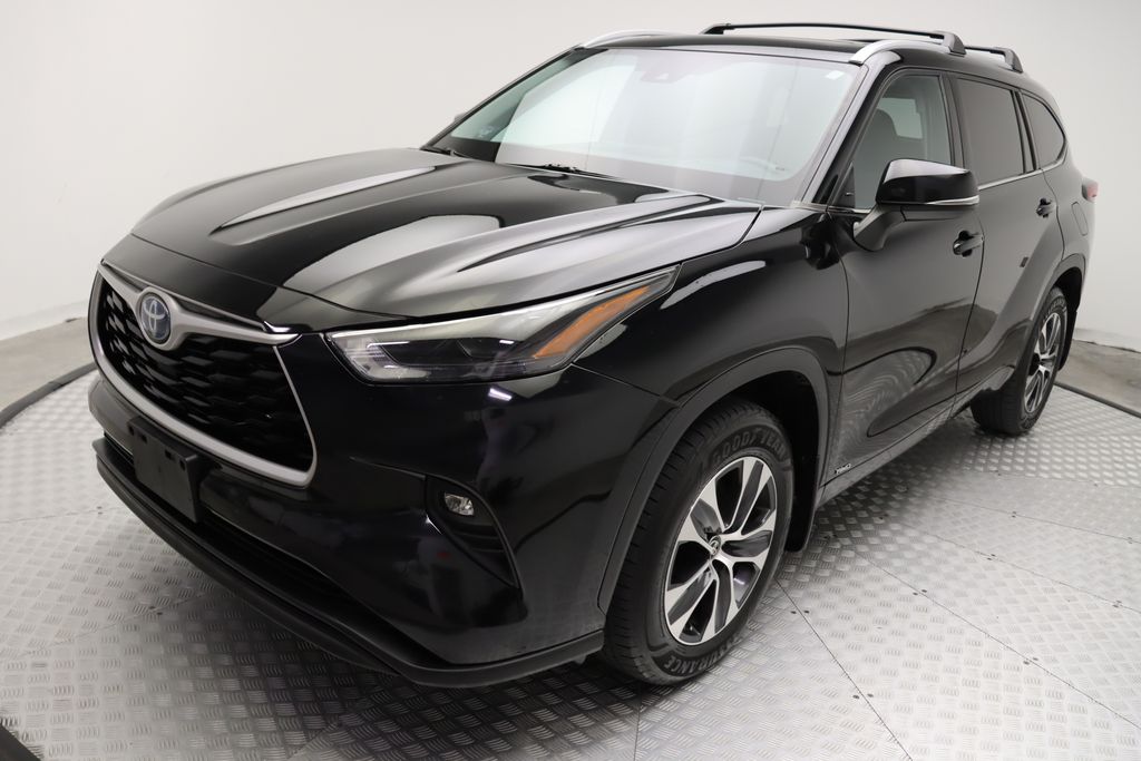Thumbnail: 2022 Toyota Highlander - 2
