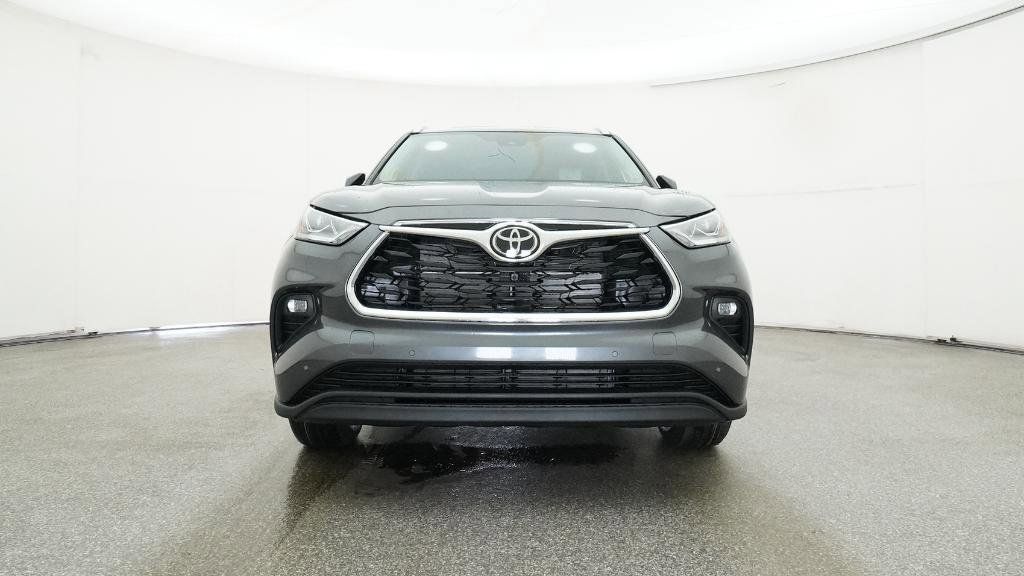 Thumbnail: 2025 Toyota Highlander - 24