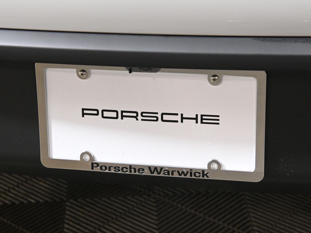 Thumbnail: 2026 Porsche Macan - 14