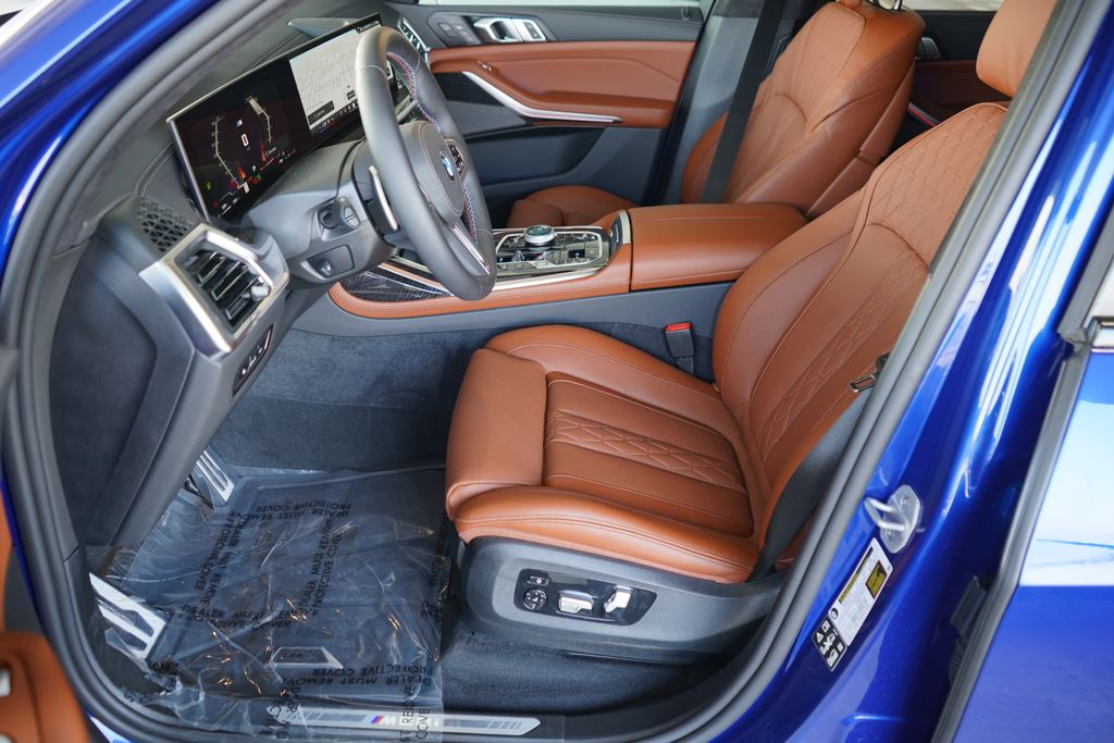 Thumbnail: 2025 BMW X7 - 11