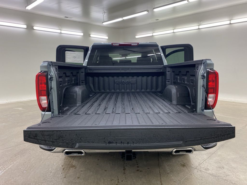 2025 GMC Sierra 1500 SLE photo