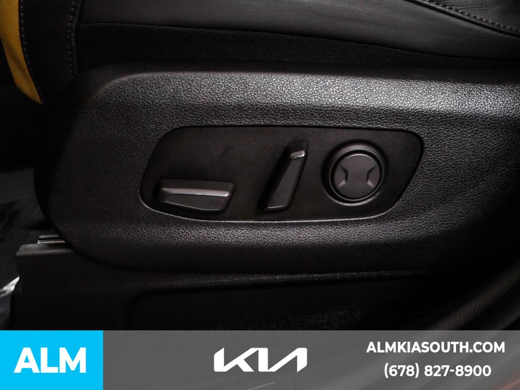 2024 Kia Carnival EX photo 29