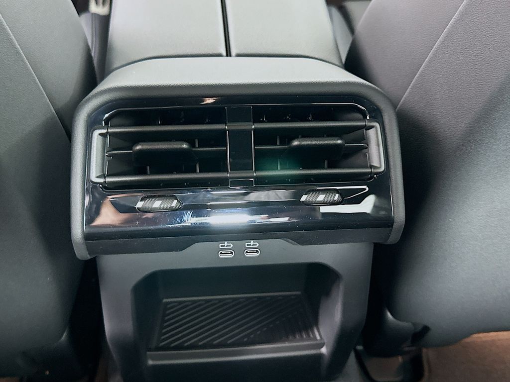 Thumbnail: 2024 BMW i5 - 18