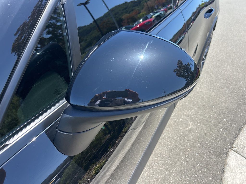 Thumbnail: 2025 Porsche Macan - 9