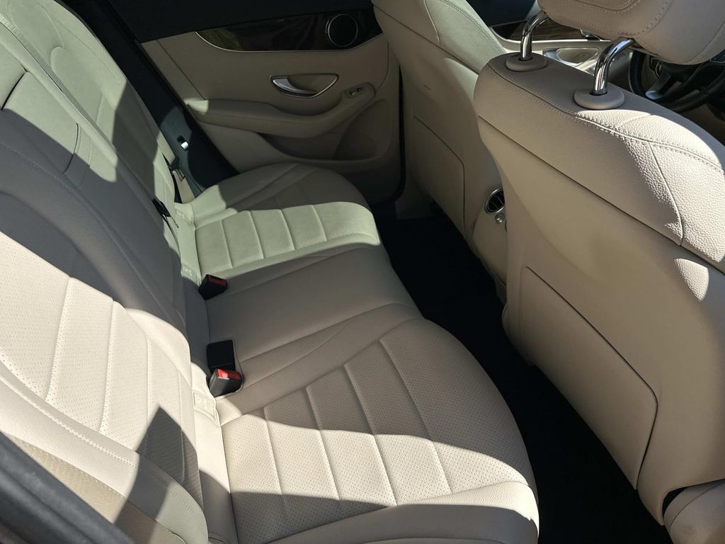 Thumbnail: 2017 Mercedes-Benz GLC - 22