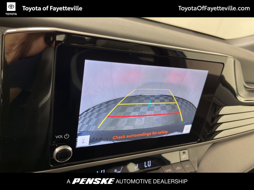 2025 Toyota Camry SE 28