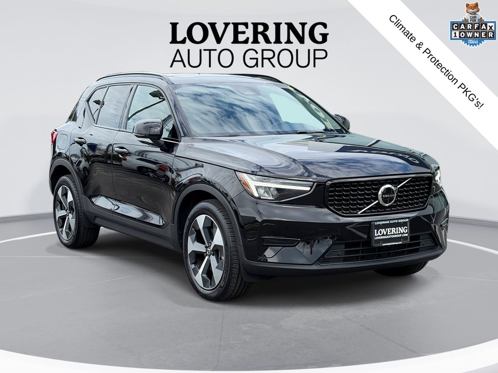 Onyx Black 2024 Volvo XC40 SUV / Crossover Automatic