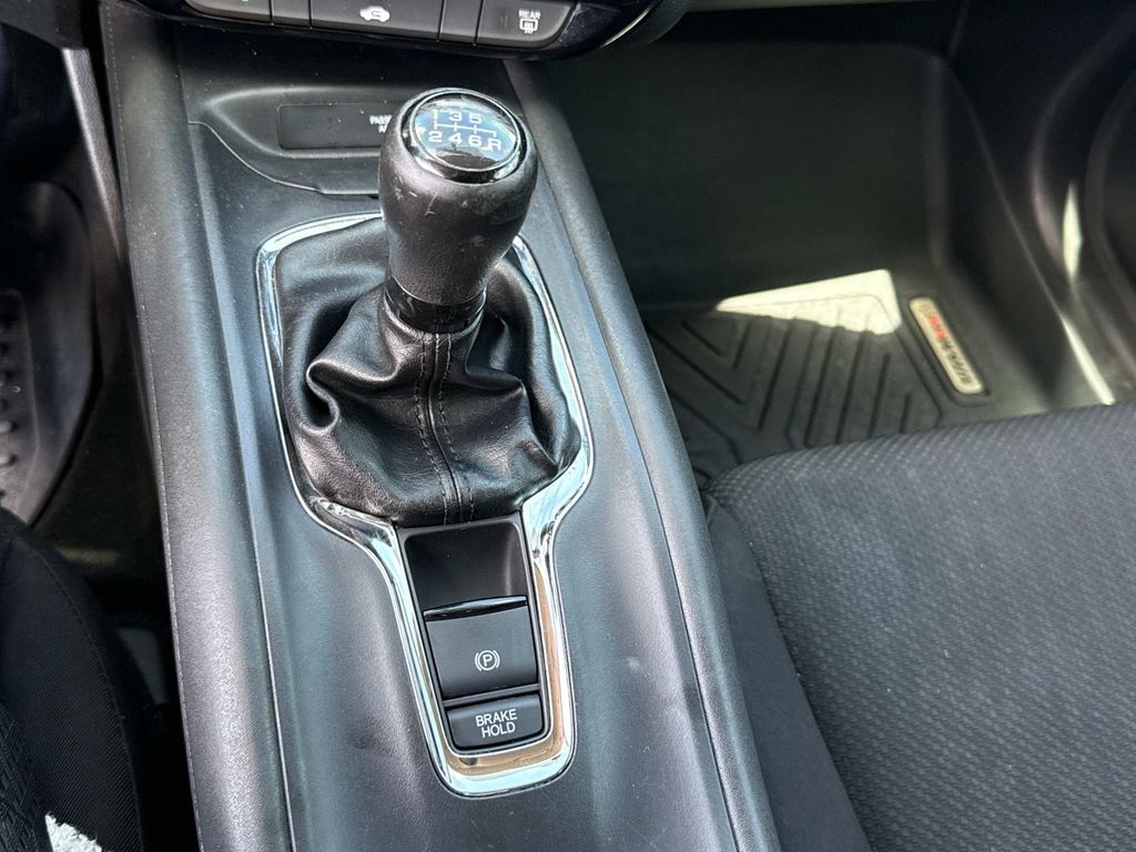 2017 Honda HR-V LX photo
