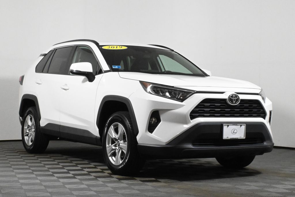 Thumbnail: 2019 Toyota RAV4 - 10