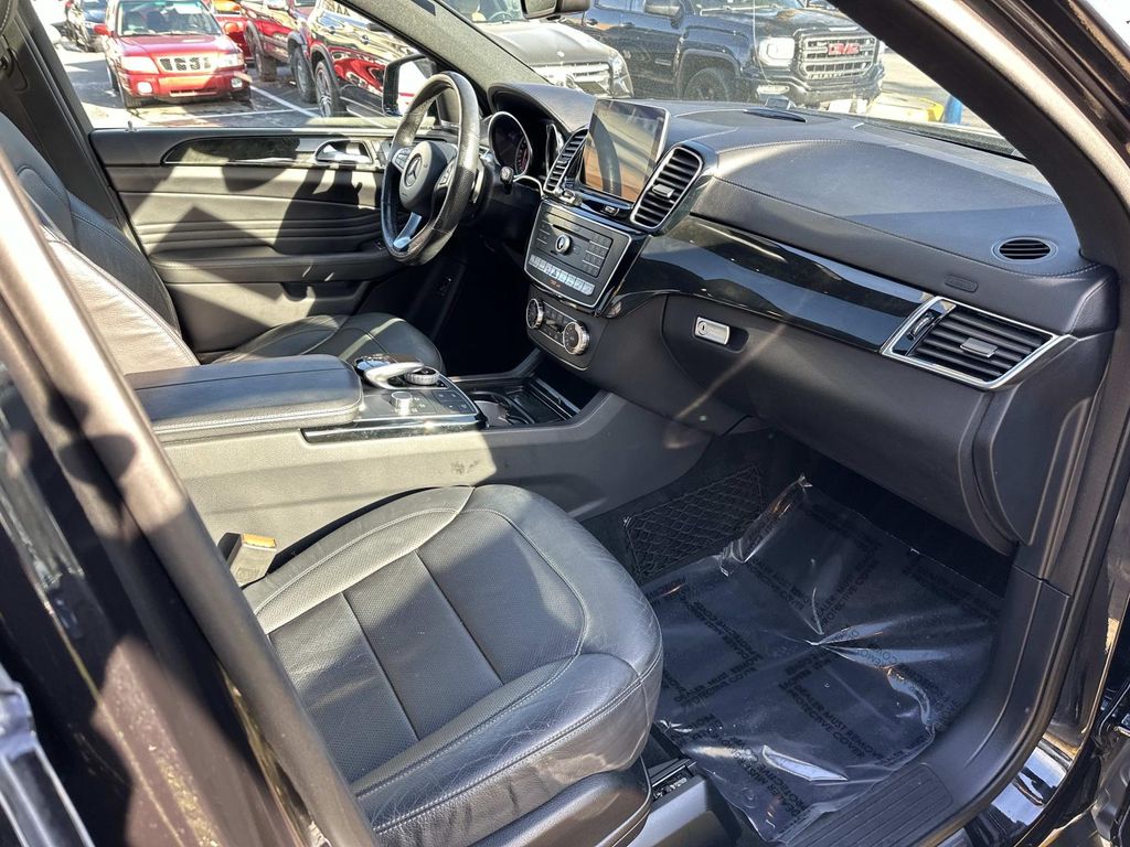 Thumbnail: 2018 Mercedes-Benz GLE - 21