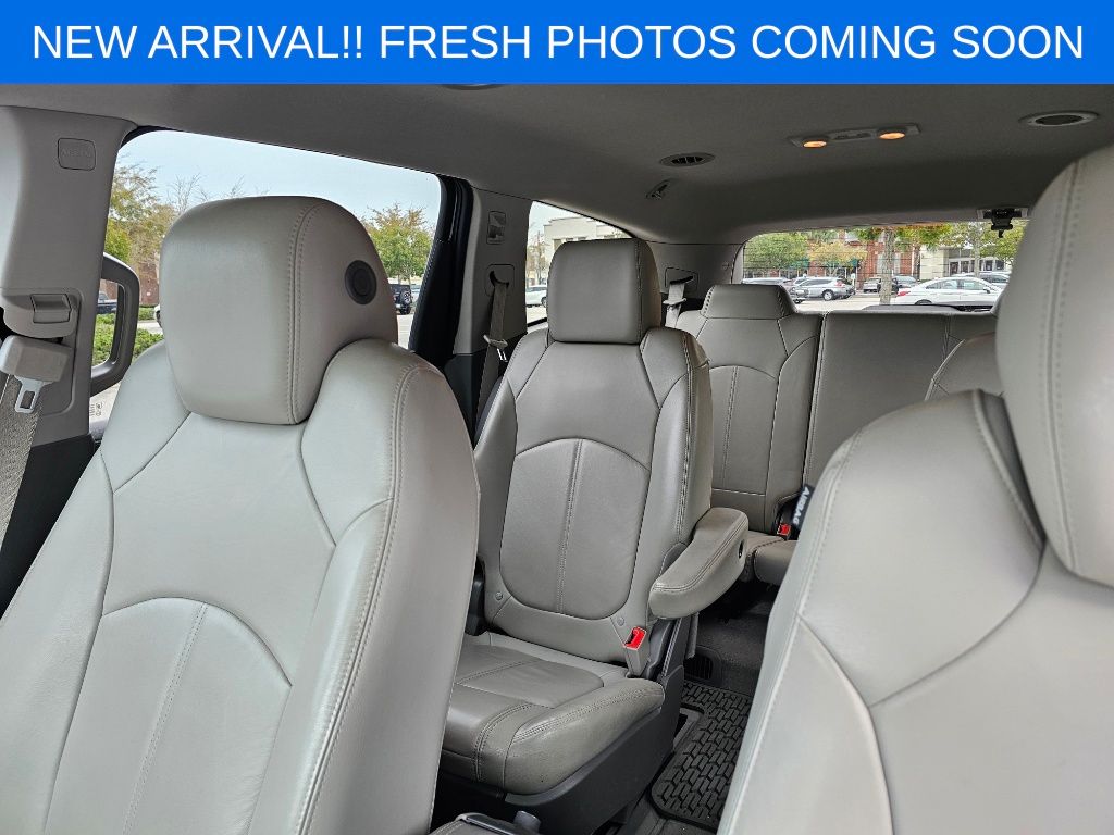 2017 Chevrolet Traverse 2LT 14