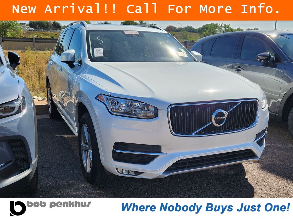 2016 Volvo XC90 T5 Momentum