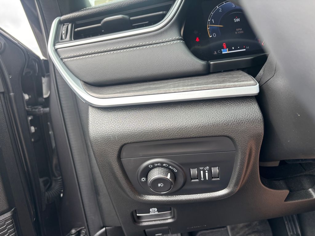 Used Car 2024 Jeep Grand Cherokee L  Limited For Sale Under $35,000 In Austin, Texas