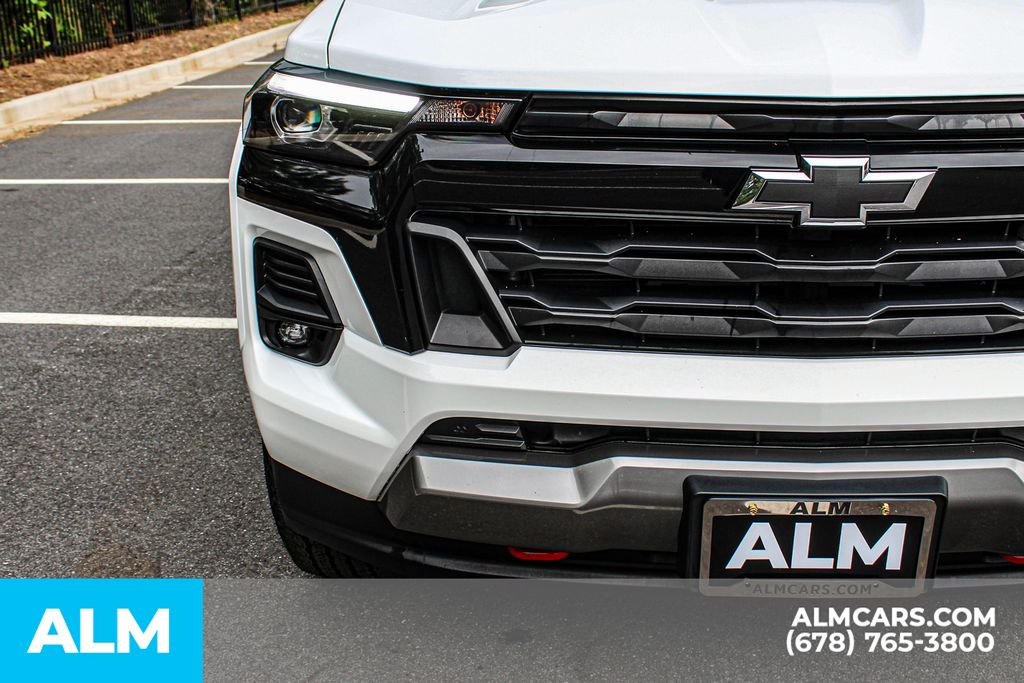 Used 2023 White Chevrolet Z71 image 12