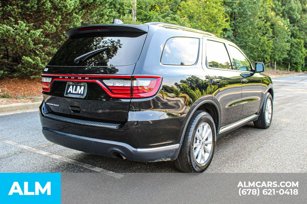 Used 2023 Black Dodge SXT image 6