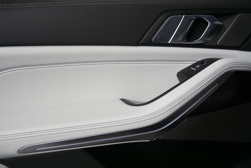 Thumbnail: 2026 BMW X5 - 14