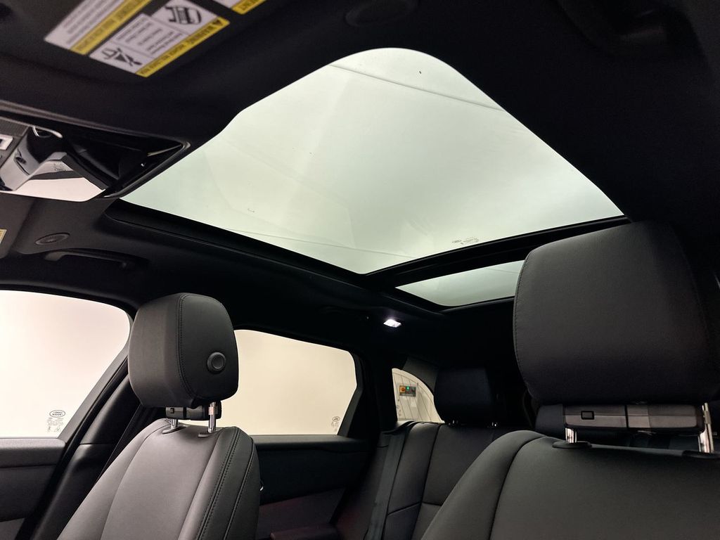 2025 Land Rover Range Rover Velar S 17