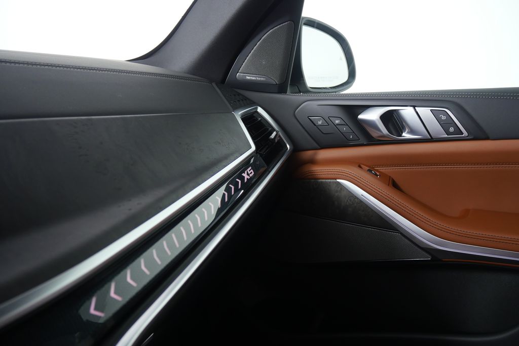 Thumbnail: 2026 BMW X5 - 23