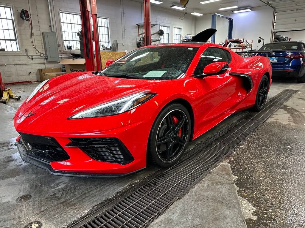 2020 Chevrolet Corvette Stingray 2