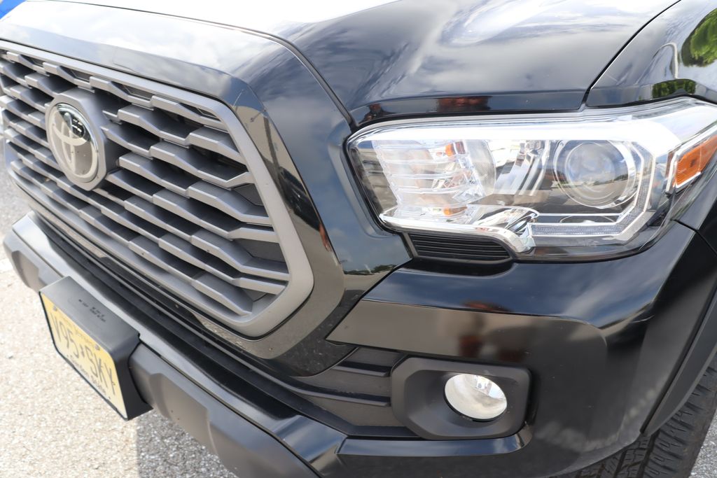 Thumbnail: 2023 Toyota Tacoma - 3