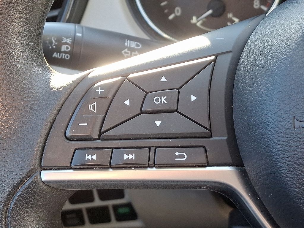 Thumbnail: 2018 Nissan Rogue Sport - 21