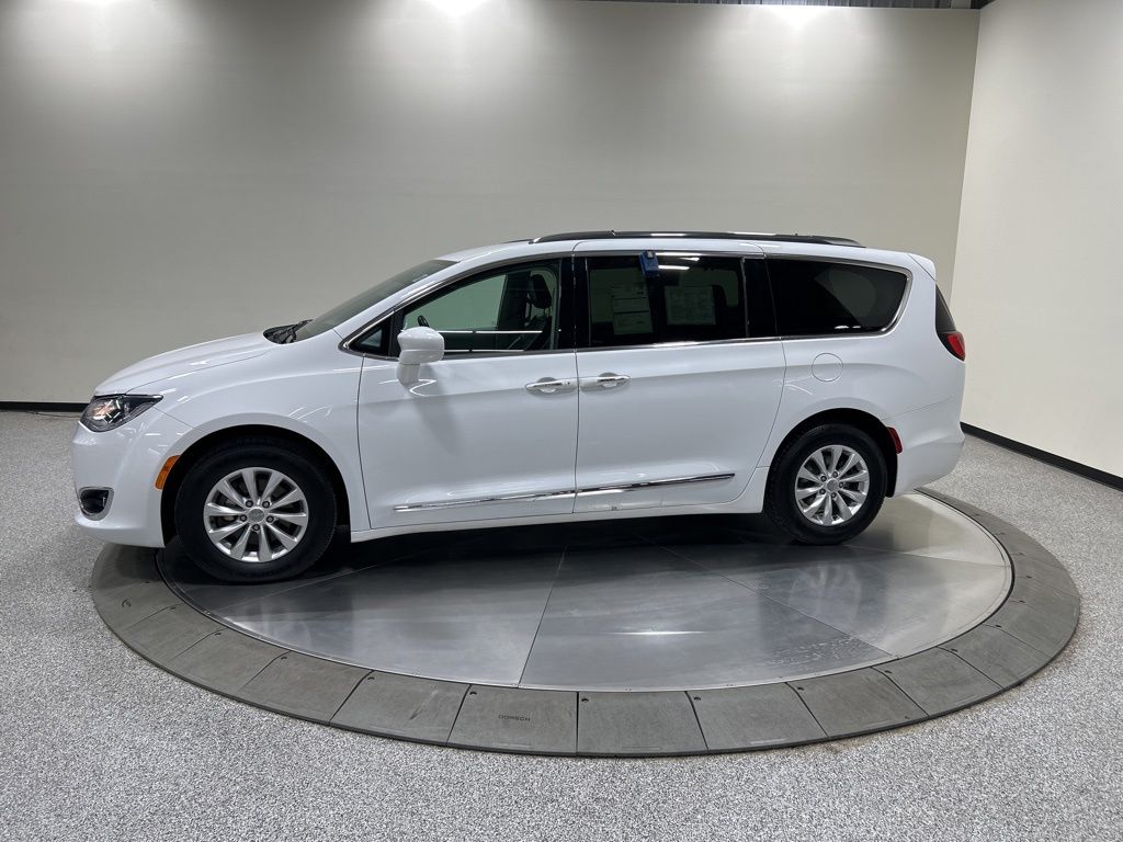 used 2018 Chrysler Pacifica car, priced at $17,139