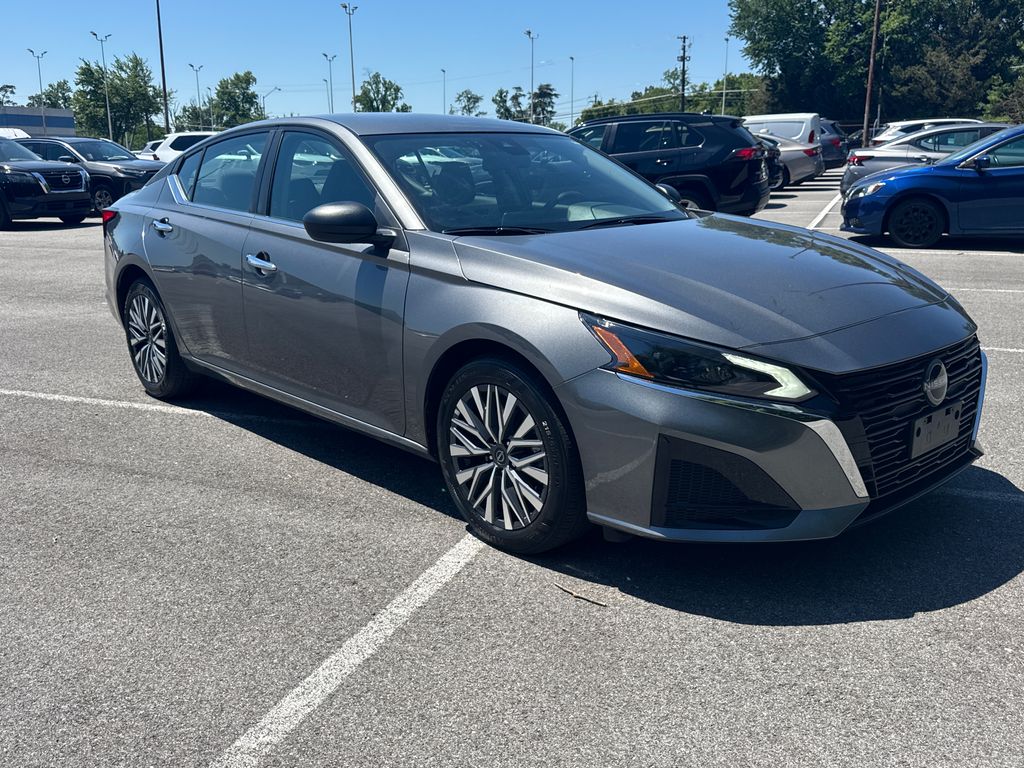 Gray (Gun Metallic) 2025 Nissan Altima 2.5 SV FWD Sedan Front-Wheel Drive Continuously Variable Transmission